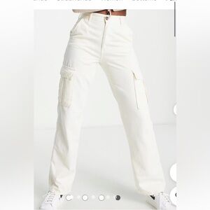 Stradivarius Cream Cargo Pants size 4